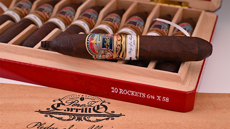 Dieu Xì Gà EP Carrillo Pledge of Allegiance Toro 2025