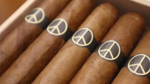 Xì Gà OneOff Black & Tan Toro
