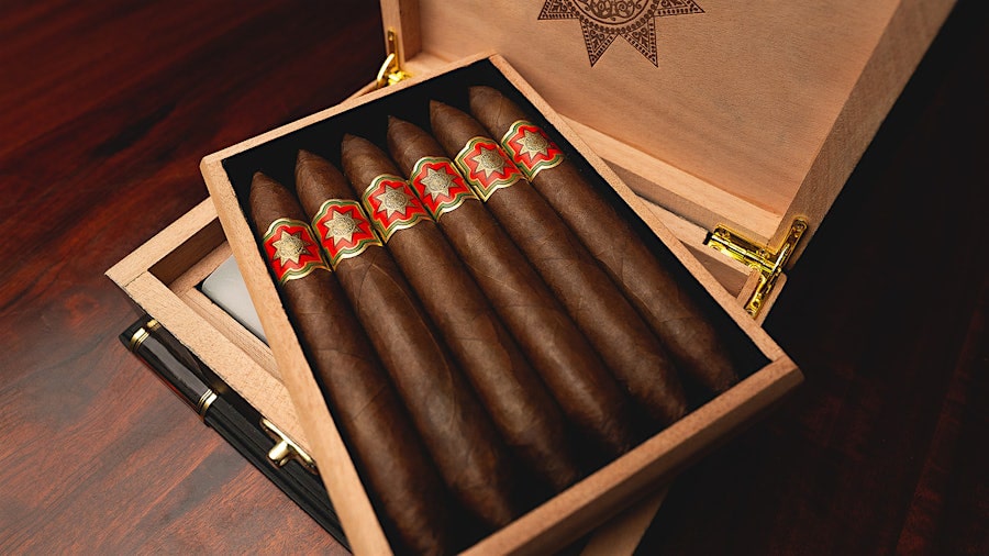 Hop Xì Gà Knight Commander