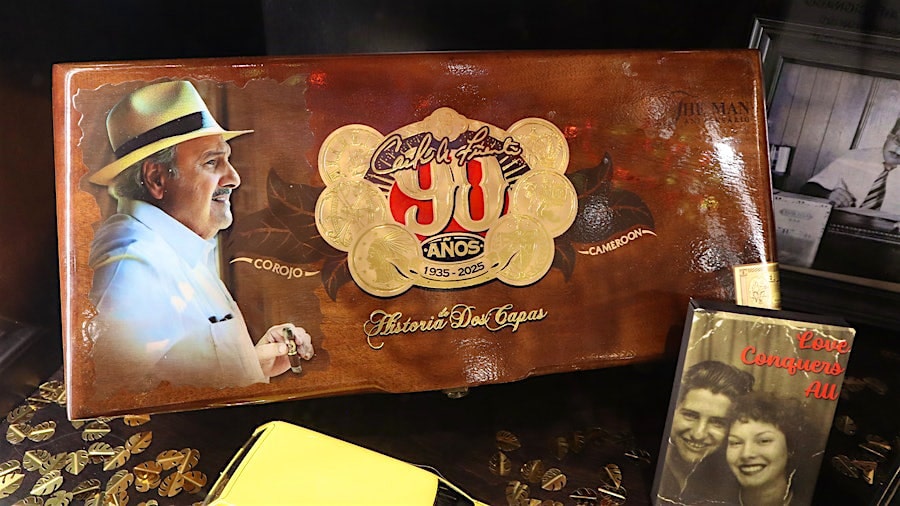 box Arturo Fuente Don Carlos 90 Años