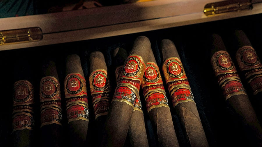 Dieu Xì Gà Don Carlos Sangre de Toro