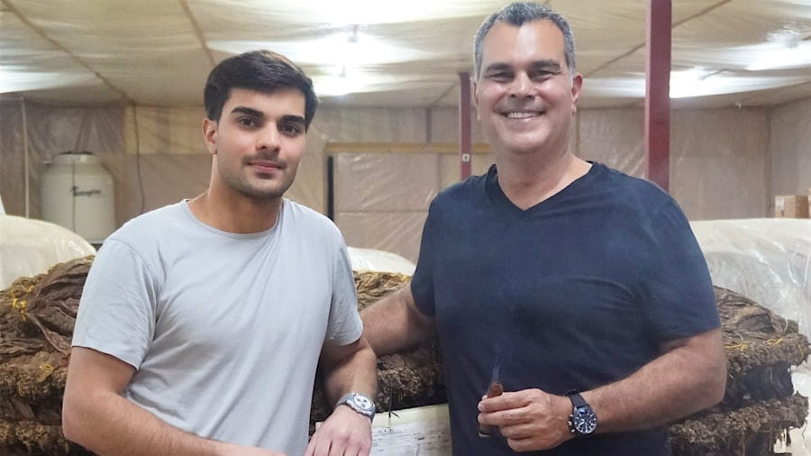 ông chủ Xì Gà 1916 Tabacalera Eiroa