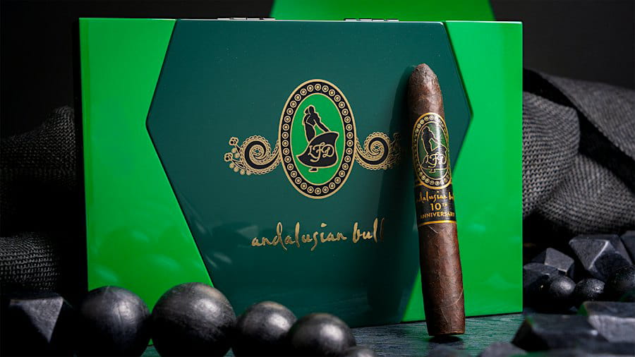 Box Xì Gà Andalusian Bull 10th Anniversary Maduro
