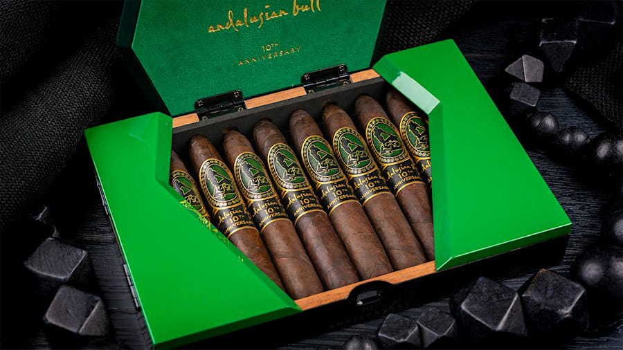 Điếu Xì Gà Andalusian Bull 10th Anniversary Maduro