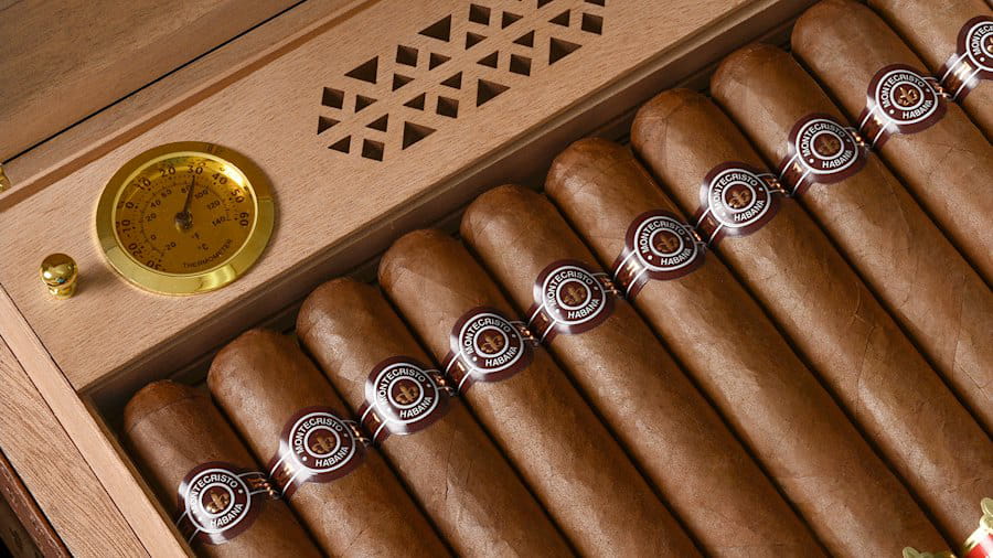 Điếu Xì Gà Montecristo Fragata